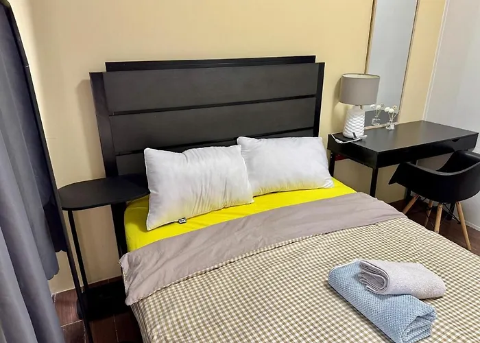 Galloping Executive Makati Gym Swim Park 300 Mbps * Manilla