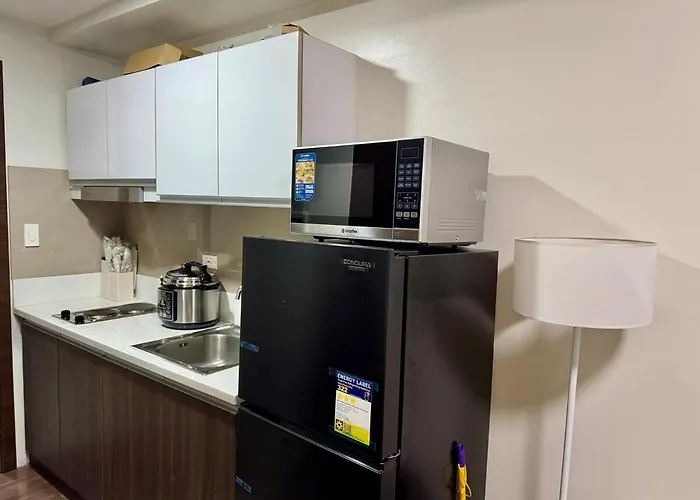 Galloping Executive Makati Gym Swim Park 300 Mbps Appartement *
