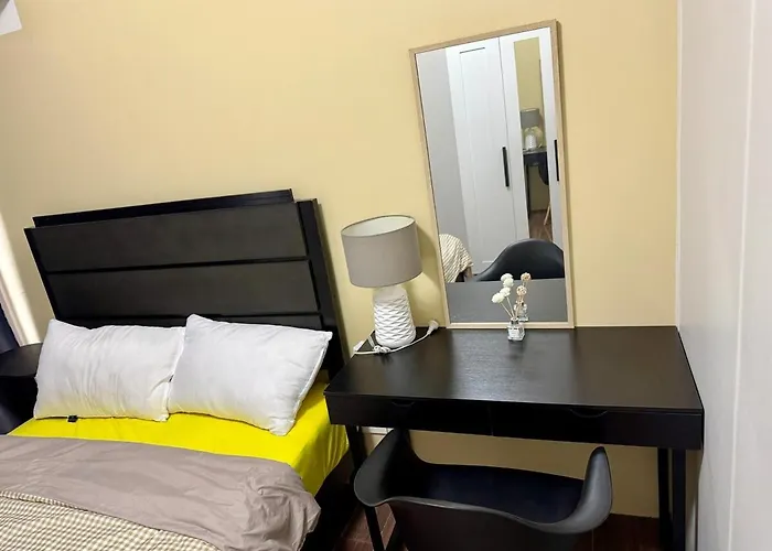 Galloping Executive Makati Gym Swim Park 300 Mbps Appartement Manilla