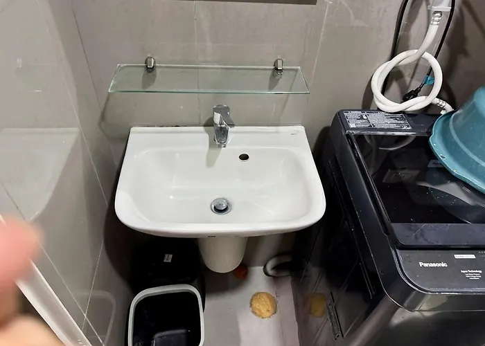 Galloping Executive Makati Gym Swim Park 300 Mbps Appartement *
